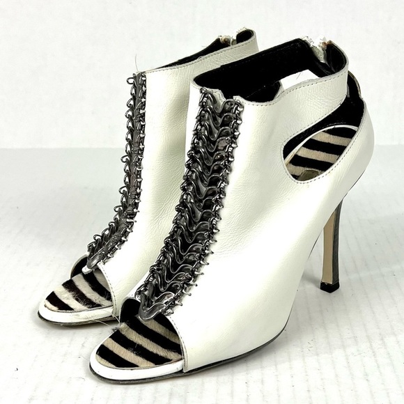 Manolo Blahnik White Leather Peep-toe Chain Bootie Heels - Size 5.5 /36 - Picture 1 of 15